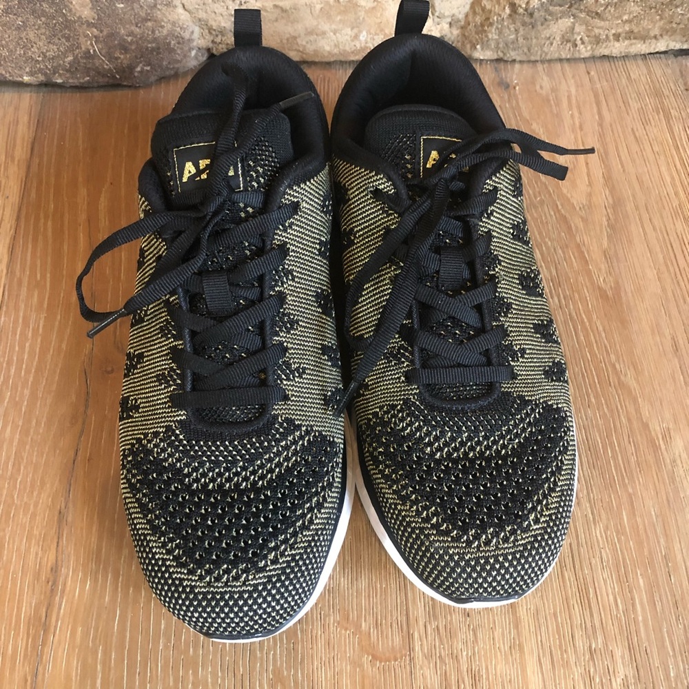 APL Techloom Pro gold/ black size 9.5 worn twice price firm! - Picture 9 of 11